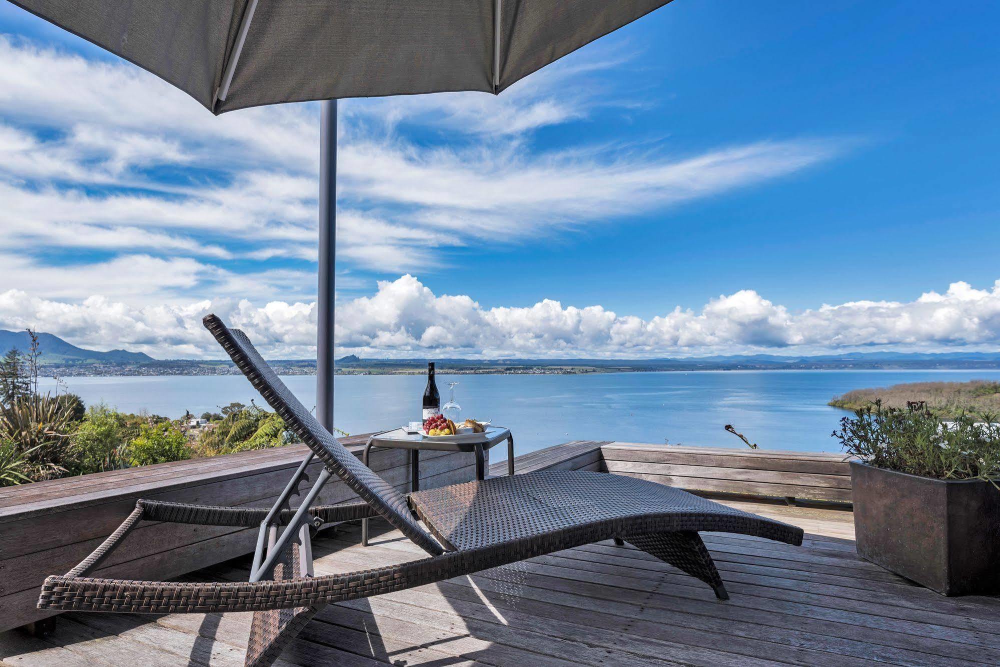 Serenity On Wakeman Lago Lago Taupo Exterior foto